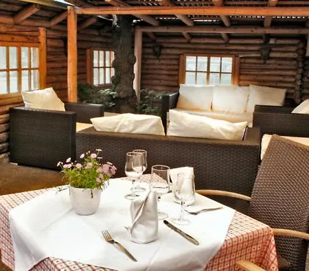 Saanerhof Bed & Breakfast Gstaad
